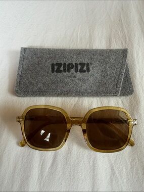 Izipizi Paris Office Sunglasses in green gold